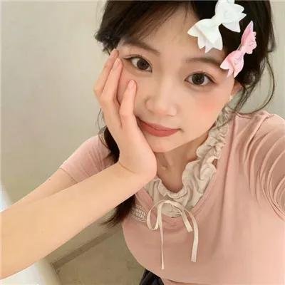 《府上娶了个锦鲤新娘》封面